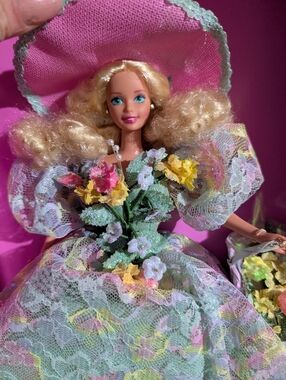 Spring Bouquet Barbie Floral Pink Lace Party Doll Dress Accessory Set Vintage